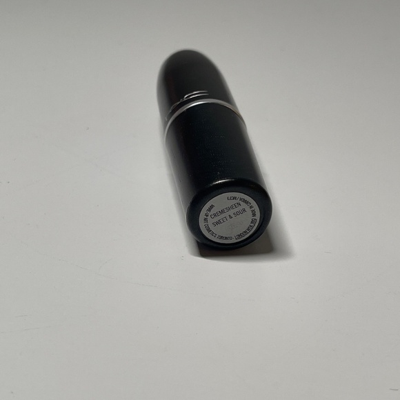 READ MAC Cremesheen Lipstick in Sweet & Sour Full Size - Picture 4 of 4
